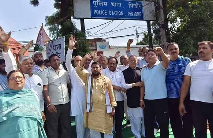तिजारा सभापति चुनाव से पहले घमासान, कांग्रेस पार्षद को रोकने पर भड़के नेता