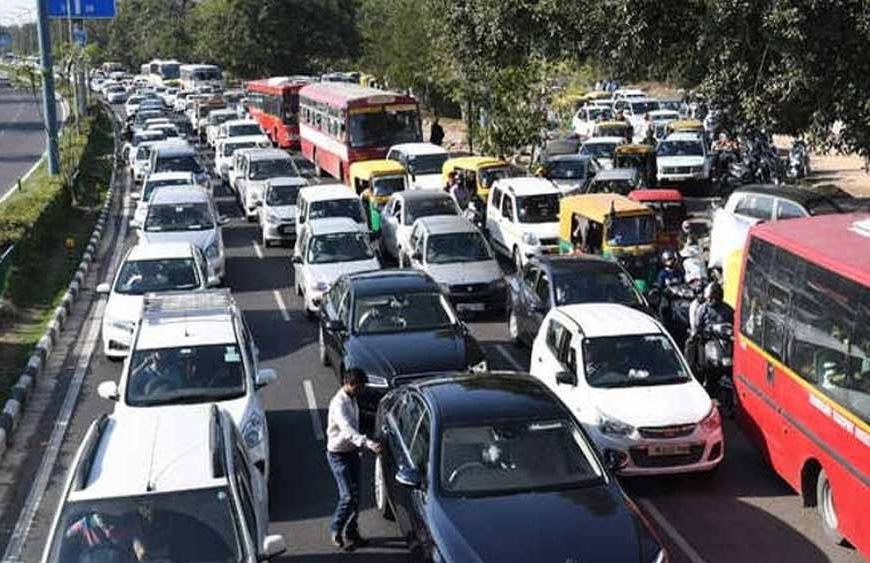 चंडीगढ़ में VVIP मूवमेंट से स्कूलों के बाहर लगा जाम