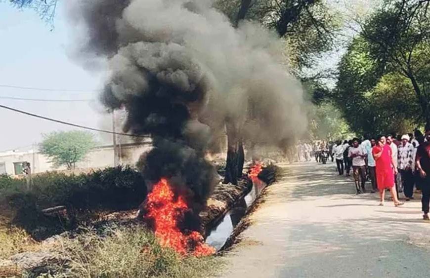 टैंकर पलटने के 50 घंटे बाद फिर धधका केमिकल, नाले में लगी भीषण आग से मची अफरा-तफरी