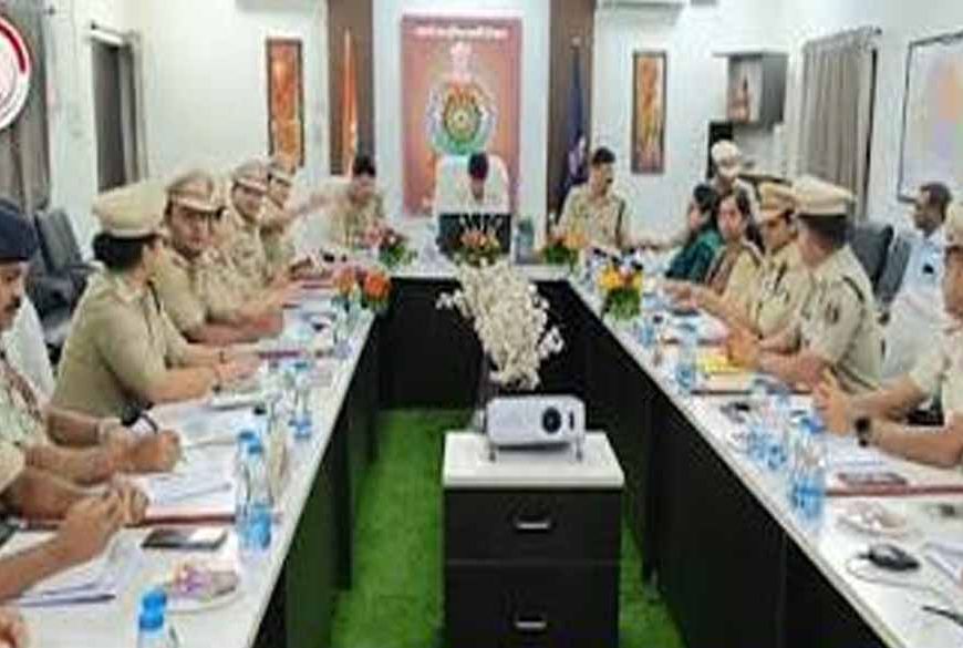 DGP अरुण देव गौतम जगदलपुर पहुंचे, बस्तर की सुरक्षा व्यवस्था पर बनेगी रणनीति