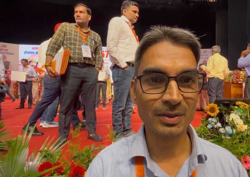 नियुक्ति पत्र पाकर बोले चयनित शिक्षक, पारदर्शी प्रक्रिया से मिला रोजगार, मुख्यमंत्री के प्रति जताया आभार