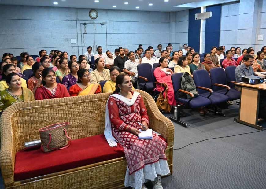 गणित के डर को आकर्षण में बदलने गतिविधि आधारित शिक्षण पर शिक्षकों को मिला व्यावहारिक प्रशिक्षण