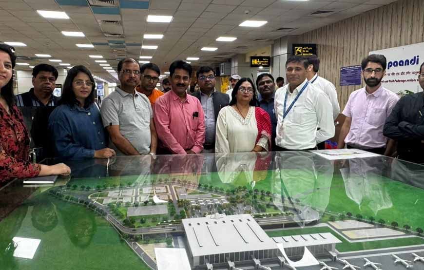 भोपाल से आए मीडिया दल ने जम्मू विमानतल के आधुनिकीकरण और विस्तार की जानकारी ली