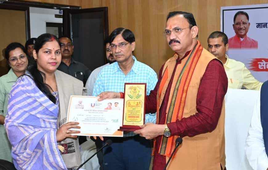 रायपुर : सेवा संकलल्प अभियान अंतर्गत सभी कार्यक्रमों का बेहतर आयोजन सुनिश्चित हो -कैबिनेट मंत्री जायसवाल