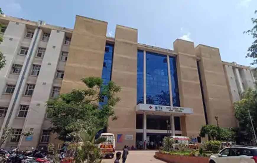 MGM में PG डॉक्टर के सुसाइड अटेम्प्ट पर NMC सख्त, 24 घंटे में रिपोर्ट तलब