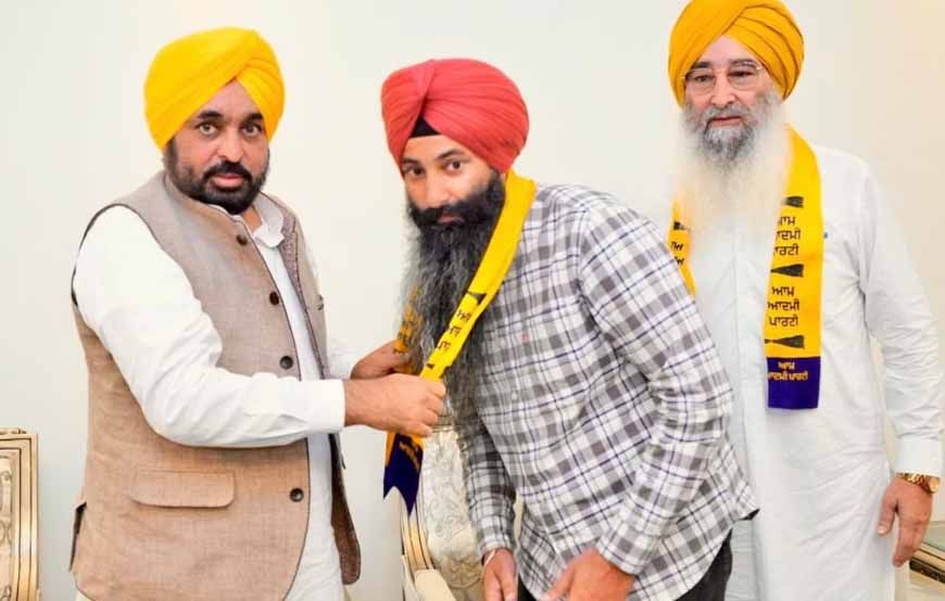 पूर्व विधायक रविंदर ब्रह्मपुरा AAP में शामिल, CM मान ने किया स्वागत