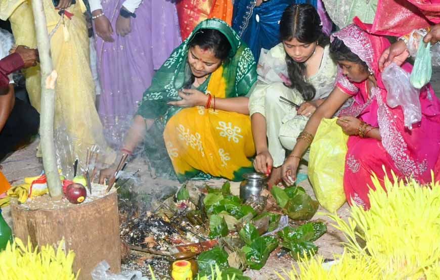 करमा पूजा में शामिल हुईं मंत्री लक्ष्मी राजवाड़े, प्रकृति, संस्कृति और लोकपरंपराओं के संरक्षण का दिया संदेश