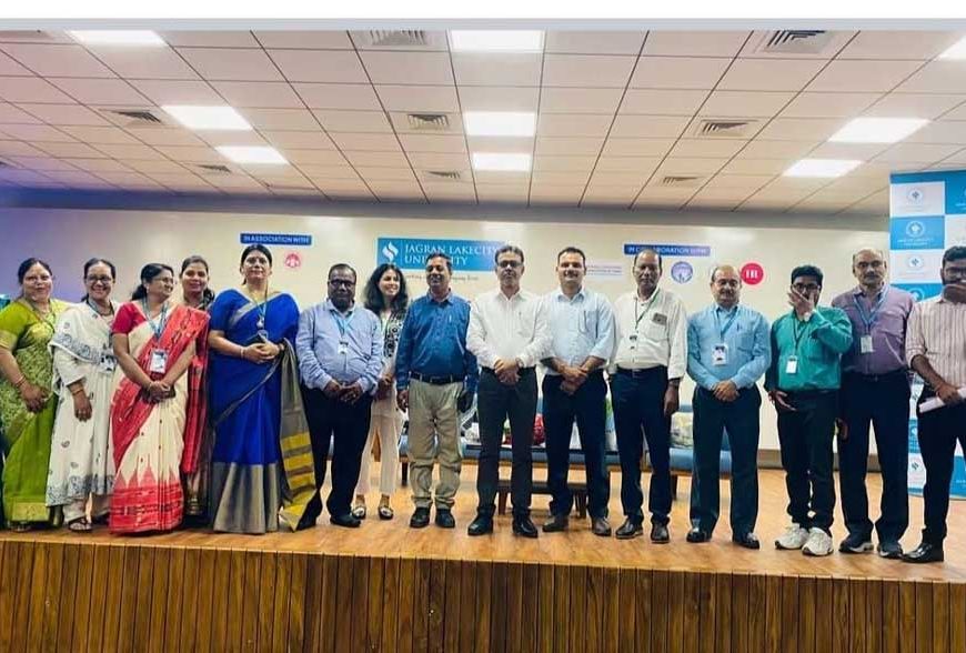 पहला दिन: राष्ट्रीय संगोष्ठी में छात्र-छात्राओं, अभिभावकों व प्राध्यापकों ने की सहभागिता
