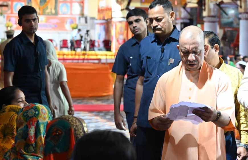 कब्जामुक्त कराएं जमीन, दबंगों को सिखाएं कानूनी सबक: मुख्यमंत्री
