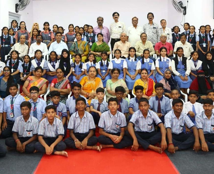 एनएमडीसी द्वारा सरकारी विद्यालयों के विद्याथियों के लिए  हिंदी निबंध लेखन एवं हिंदी वाक् प्रतियोगिताओं का आयोजन