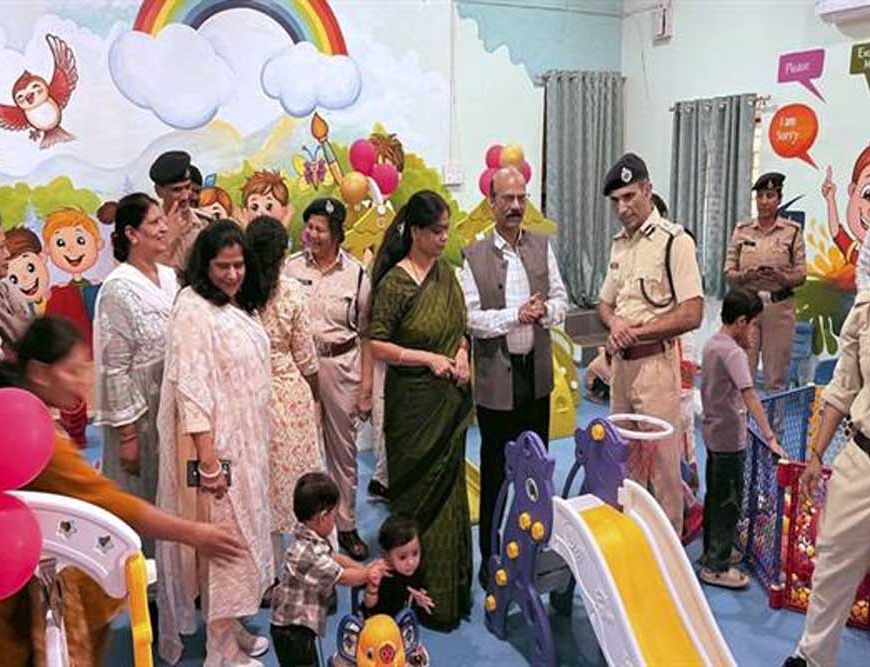 महिला पुलिस कर्मियों के बच्चों की सुविधा के लिए पुलिस पब्लिक स्कूल नेहरू नगर में नवनिर्मित वात्सल्य झूलाघर का शुभारंभ