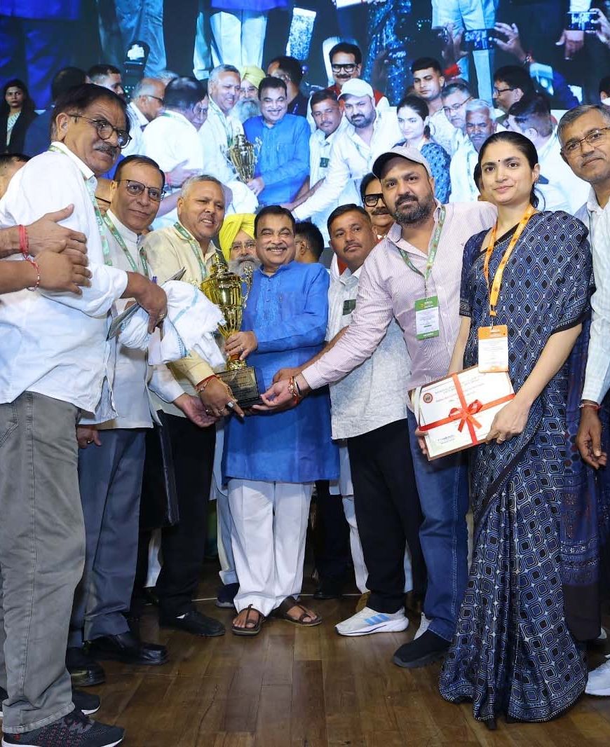 सीएम योगी के नेतृत्व में तेजी से शिखर पर पहुंचा गन्ना व चीनी उद्योग