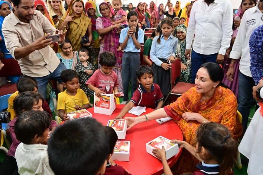 जयपुर में ‘आंगन मिलन सेवा’ कार्यक्रम, दिया कुमारी ने आंगनबाड़ी कार्यकर्ताओं को किया सम्मानित