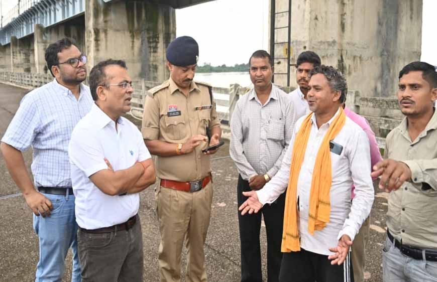 गंगरेल बांध के सभी 14 गेट खुले, महानदी के तटीय क्षेत्रों में प्रशासन अलर्ट मोड पर