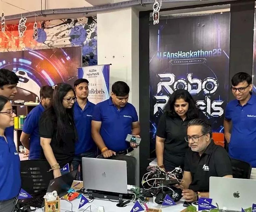जयपुर में AI-रोबोटिक्स का जलवा, 24 घंटे के हैकाथॉन में युवाओं ने दिखाया हुनर