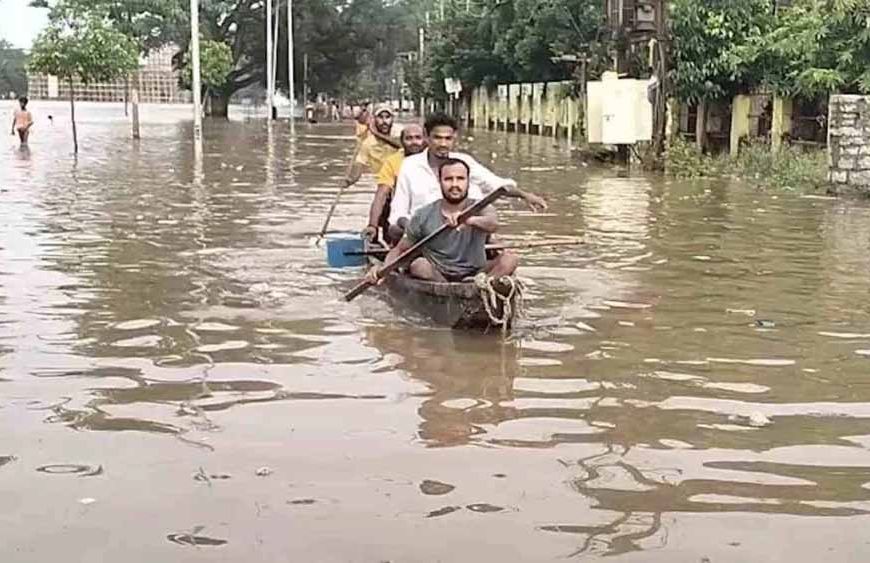 महानदी उफान पर, शबरी पुल से 6 फीट ऊपर पानी; शिवरीनारायण का संपर्क कटा