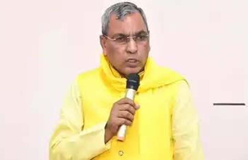 राजभर ने अखिलेश से पूछा- कांग्रेस के खिलाफ बोलने की परमिशन आपने दी या चच्चू आत्मनिर्भर हो गए?