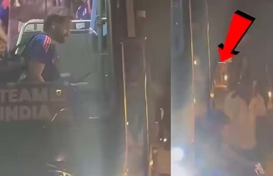 मैच जीतकर लौट रही टीम बस से गिरे रोहित शर्मा, विराट कोहली भी हुए परेशान