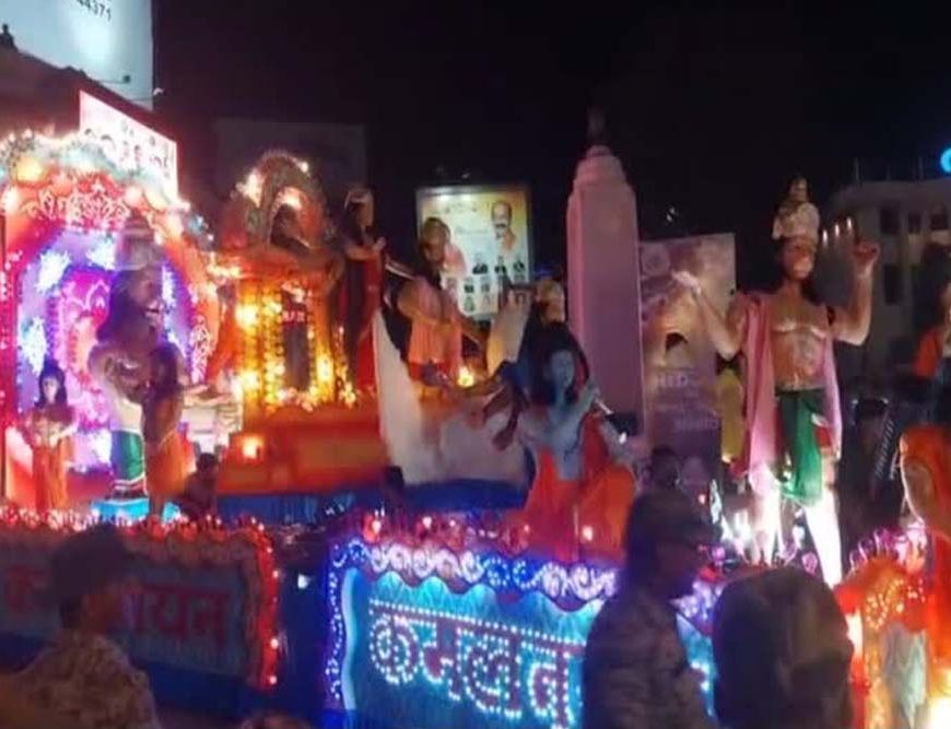 Raipur में आज रात झांकी चल समारोह, 2000 पुलिसकर्मी तैनात; शराब दुकानें बंद.