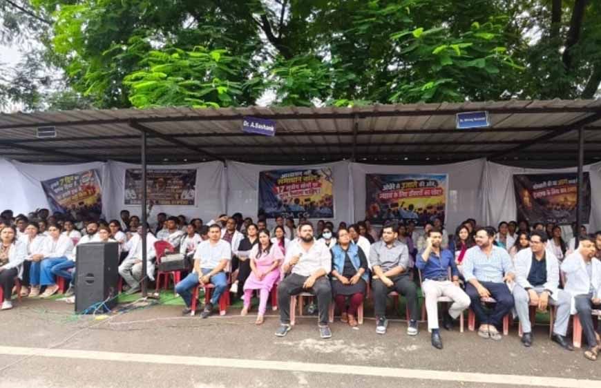 स्टाइपेंड 26% बढ़ा, फिर भी हड़ताल जारी; रायपुर में जूनियर डॉक्टरों की OPD ठप