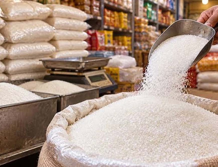 त्योहारों से पहले बड़ी राहत, चीनी के दाम ₹72 से गिरकर ₹50 किलो पहुंचे