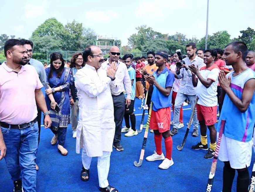 छत्तीसगढ़ हॉकी लीग : चयन ट्रायल के पहले दिन 223 खिलाड़ी उतरे मैदान पर, उप मुख्यमंत्री  अरुण साव ने खिलाड़ियों से की मुलाकात