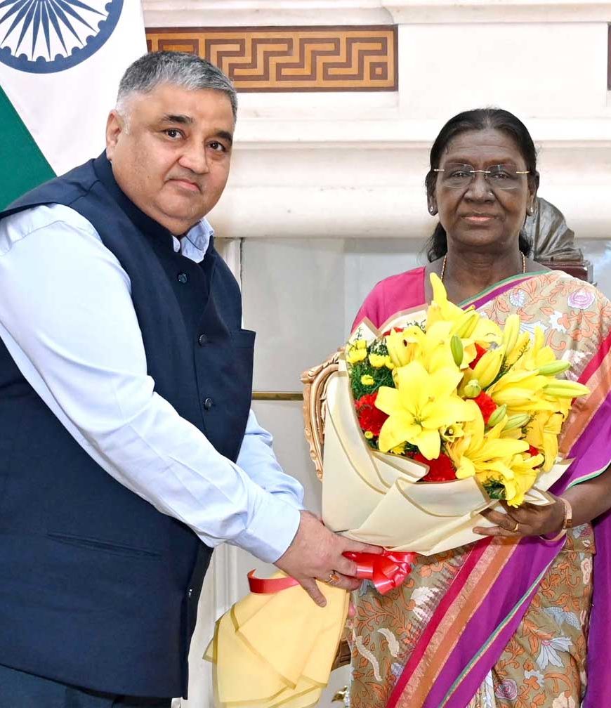 मुख्यमंत्री  विष्णु देव साय के निमंत्रण पर राष्ट्रपति ने स्वीकार किया बस्तर दशहरा के मुरिया दरबार में शामिल होने का आमंत्रण