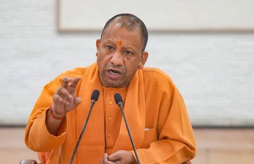 नोएडा के ₹4,000 करोड़ जमीन घोटाले में बड़ा एक्शन, PCS अधिकारी बर्खास्त