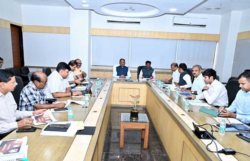 सड़क दुर्घटनाओं को न्यूनतम करने मिशन मोड में करें काम : मुख्यमंत्री विष्णु देव साय