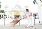 सीएम धामी ने श्री नानकमत्ता साहिब गुरुद्वारे में टेका मत्था, श्रमदान कर दिया स्वच्छता का संदेश
