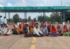 टोल वसूली के खिलाफ 12 पंचायतों का हल्लाबोल, ग्रामीणों ने जमही टोल प्लाजा पर किया चक्काजाम