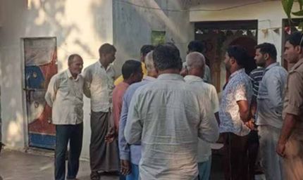 शाहजहांपुर में डबल मर्डर, मंदिर में दो साधुओं को जिंदा जलाने का आरोप