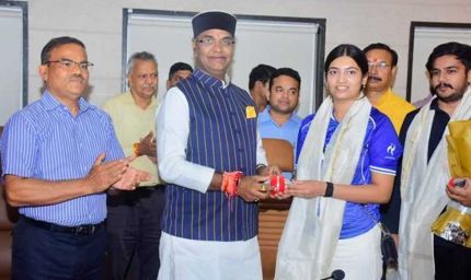 एशियन गेम्स पदक विजेता आशी-ऐश्वर्य से मिले मंत्री सारंग, बोले- 6 साल की उम्र से तराशेंगे खेल प्रतिभाएं