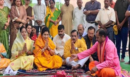 राज्यमंत्री गौर ने विभिन्न विकास कार्यों का किया भूमि पूजन और लोकार्पण