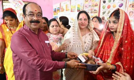 बच्चों के अंदर अपना बचपना ढूंढता हूं -उप मुख्यमंत्री