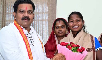 एशिया कप विजेता गीता यादव से मिले उप मुख्यमंत्री एवं कवर्धा विधायक विजय शर्मा