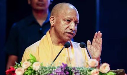 UP के 4.60 लाख छात्रों को स्कॉलरशिप, CM योगी ने एक क्लिक में खातों में भेजी करोड़ों की राशि