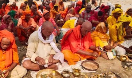 औरंगाबाद के पुनपुन घाट पर उमड़ी पिंडदानियों की भीड़, गयाजी जाने से पहले यहां करते हैं पहला पिंडदान