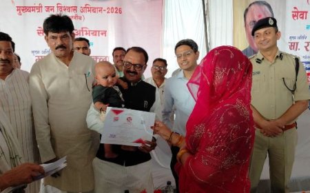 जन विश्वास अभियान अंतर्गत कलेक्टर ने किया ग्राम बरहद का भ्रमण