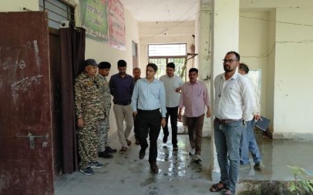 जन विश्वास अभियान अंतर्गत कलेक्टर ने किया ग्राम बरहद का भ्रमण
