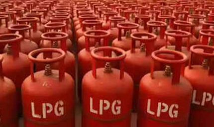 भोपाल में 1 लाख LPG उपभोक्ताओं पर गैस संकट, KYC नहीं कराने पर कनेक्शन ब्लॉक; बुकिंग भी ठप