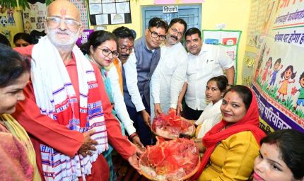 आंगनबाड़ी कार्यकर्ताओं, सहायिकाओं और मितानिनों का किया सम्मान, गर्भवती महिलाओं की हुई गोदभराई