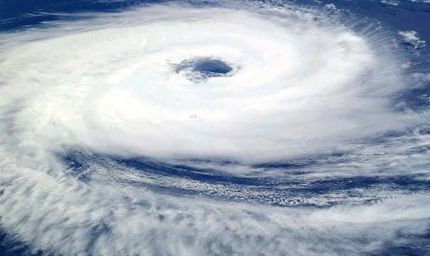 प्रशांत महासागर में तूफान नोलो ने पकड़ी रफ्तार, 185 किमी/घंटे की हवाओं के साथ पहुंचा कैटेगरी 3