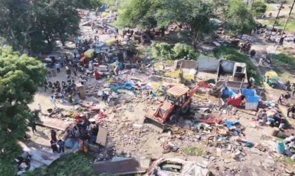 इंदौर में RE-2 पर बुलडोजर कार्रवाई का विरोध, लोगों ने किया पथराव; पुलिस ने किया लाठीचार्ज