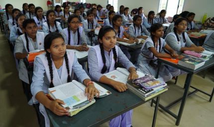 9 एमबीबीएस, 2 बीडीएस और एनआईटी रायपुर में 2 बीटेक दाखिले; पहली पीढ़ी के डॉक्टर और इंजीनियर बनने की ओर बढ़े छात्र