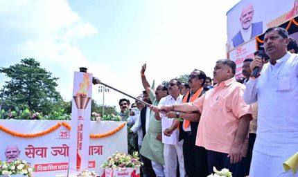 विकसित भारत के संकल्प से जगमगाया जशपुर, पर्यटन मंत्री राजेश अग्रवाल के नेतृत्व में निकली ‘सेवा ज्योति यात्रा’