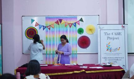 ‘कहानीकार’ कार्यशाला के दूसरे दिन कहानी, कला और किताबों से जुड़ी रचनात्मक गतिविधियों में शामिल हुए शिक्षक