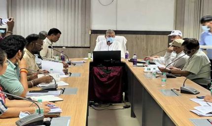 उपभोक्ताओं को निर्बाध विद्युत आपूर्ति और सरल, सुगम विद्युत सेवाएं उपलब्ध कराएं : ऊर्जा मंत्री  तोमर