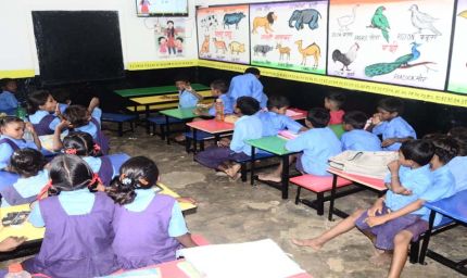 Bilaspur के स्कूलों में संयुक्त संचालक का औचक निरीक्षण, मध्यान्ह भोजन में मिली गड़बड़ी