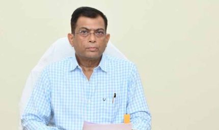 नगर पालिका एव त्रिस्तरीय पंचायत के आगामी  आम/उप निर्वाचन माह दिसम्बर 2026 की तैयारियों को लेकर निर्वाचन आयुक्त ने संबंधित विभागों की समीक्षा बैठक ली